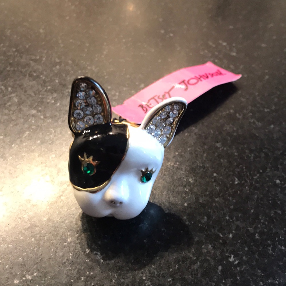 Adorable Betsy Johnson ring